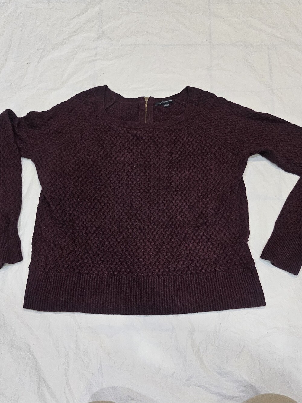 American Eagle Outfitters Wine Textured Crewneck Sweater with Back Zip. Sz. L